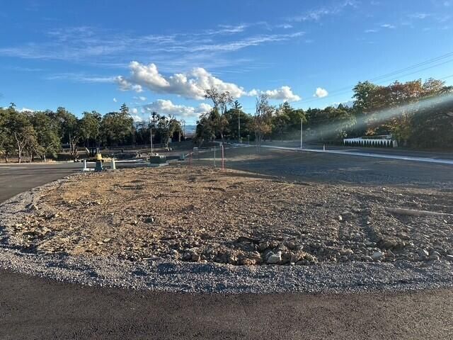219 Reserve Circle, Medford, OR 97504