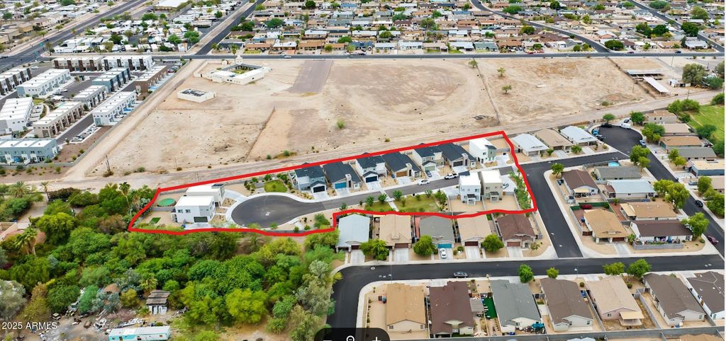 137 W LATONA Road, Phoenix, AZ 85041 — exterior