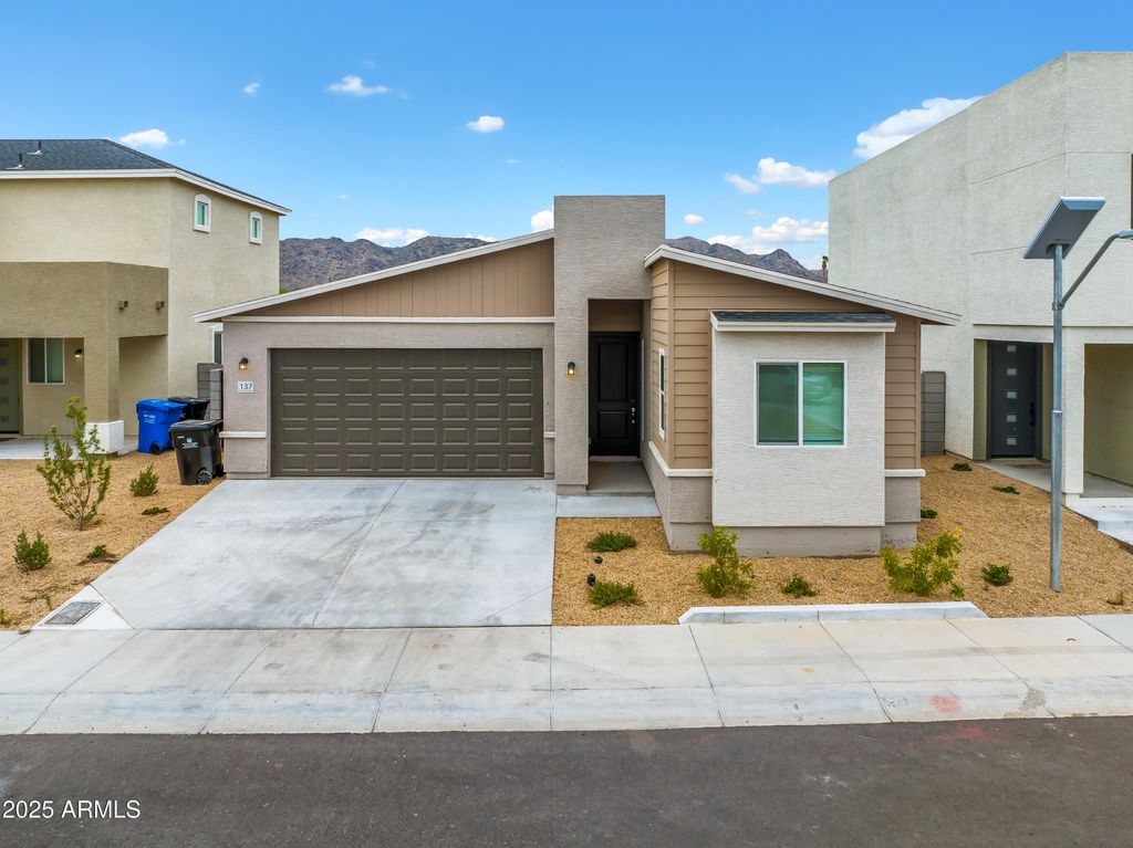 137 W LATONA Road, Phoenix, AZ 85041 — photo 3