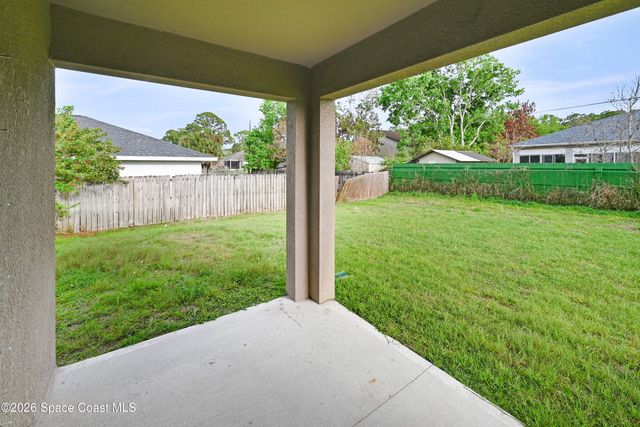 1574 Heartwellville Street NW, Palm Bay, FL 32907