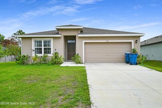 1574 Heartwellville Street NW, Palm Bay, FL 32907