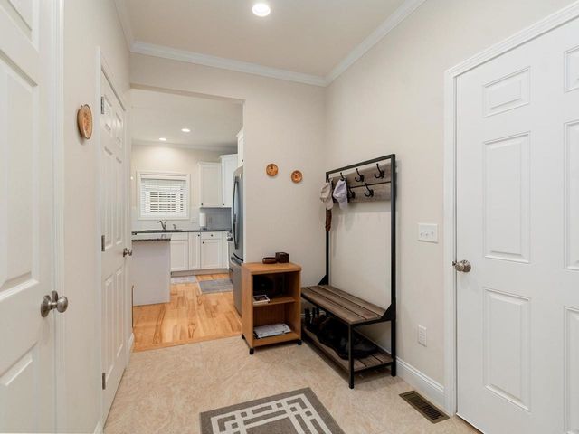 181 Sommerfield Avenue, South Burlington, VT 05403