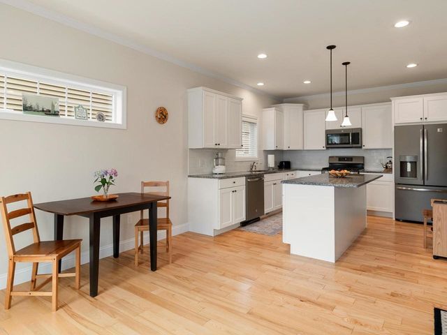 181 Sommerfield Avenue, South Burlington, VT 05403