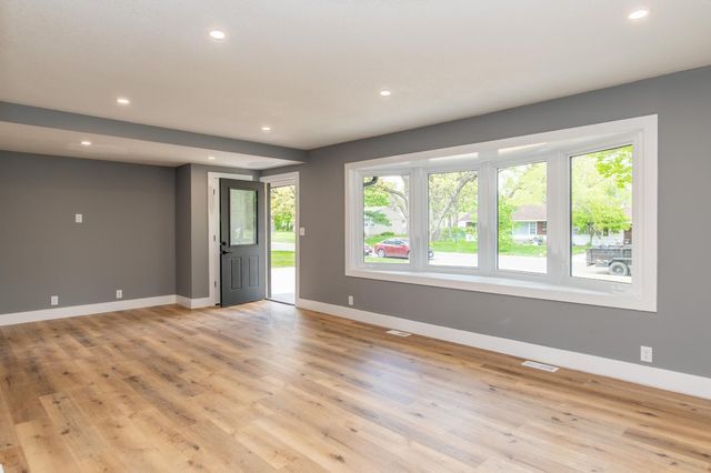 8025 W 26th Street, Saint Louis Park, MN 55426