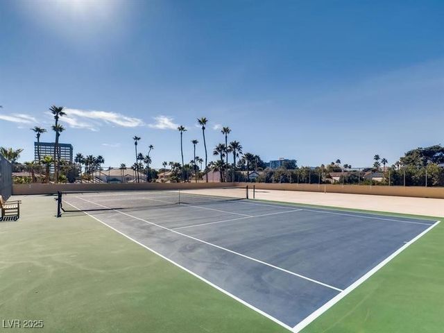 3111 Bel Air Drive 17E, Las Vegas, NV 89109