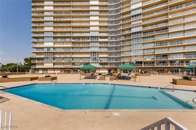 3111 Bel Air Drive 17E, Las Vegas, NV 89109