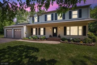 8 Grafton Ct, Hillsborough Twp., NJ 08844