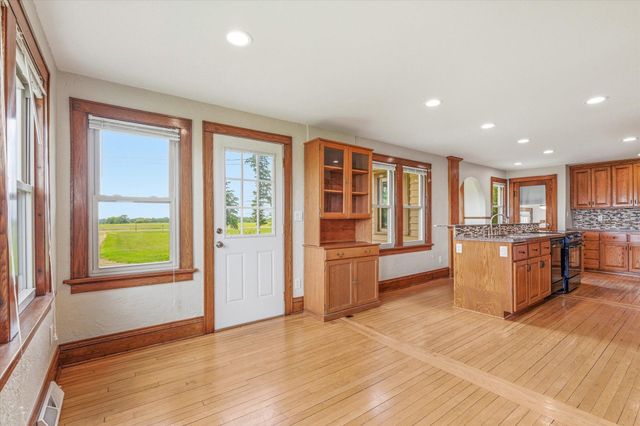 4475 409th Avenue NW, Braham, MN 55006