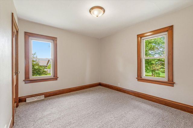 4475 409th Avenue NW, Braham, MN 55006
