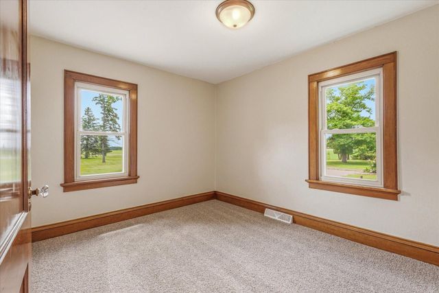 4475 409th Avenue NW, Braham, MN 55006