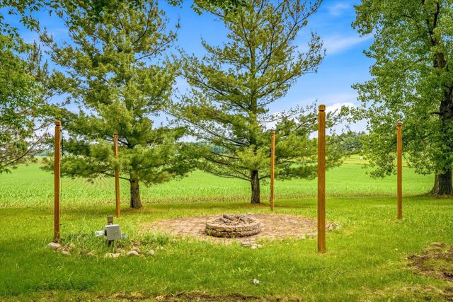 4475 409th Avenue NW, Braham, MN 55006