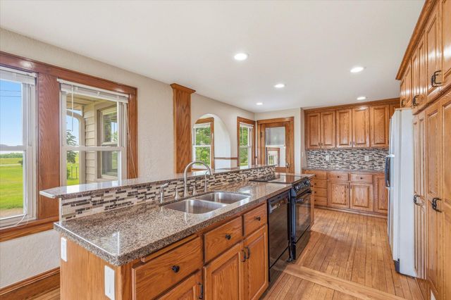 4475 409th Avenue NW, Braham, MN 55006