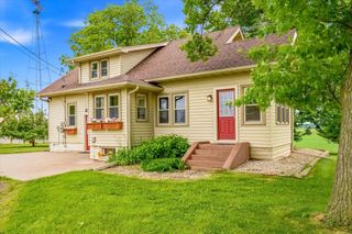 4475 409th Avenue NW, Braham, MN 55006