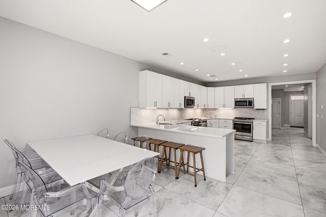 14 Majestic Way, Lakewood, NJ 08701