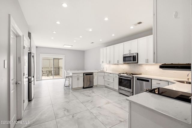 14 Majestic Way, Lakewood, NJ 08701
