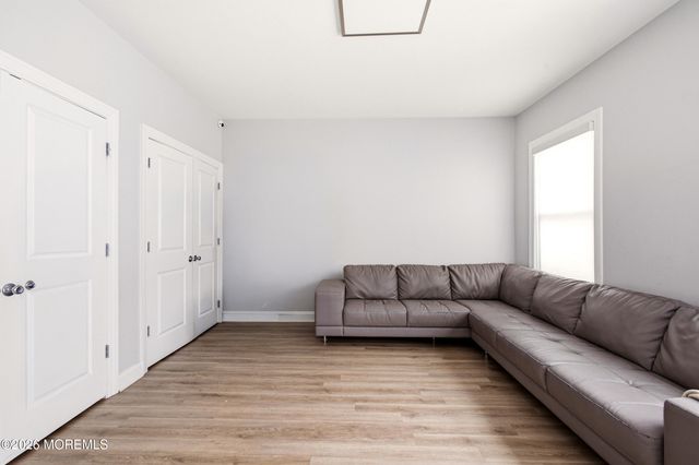 14 Majestic Way, Lakewood, NJ 08701
