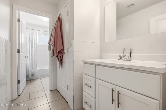 14 Majestic Way, Lakewood, NJ 08701