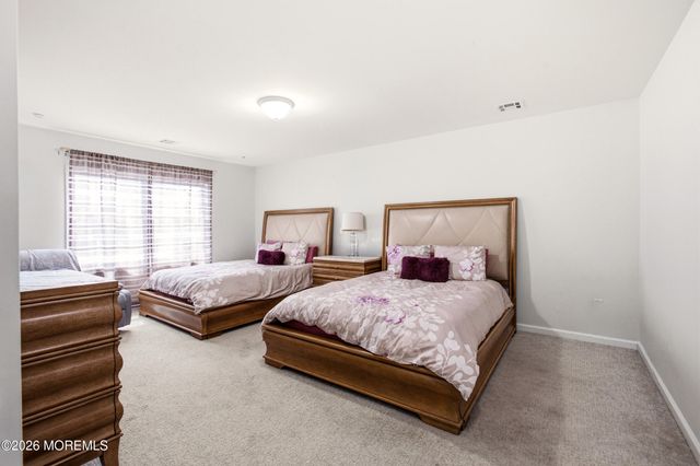 14 Majestic Way, Lakewood, NJ 08701