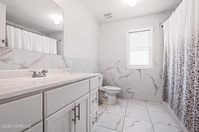 14 Majestic Way, Lakewood, NJ 08701
