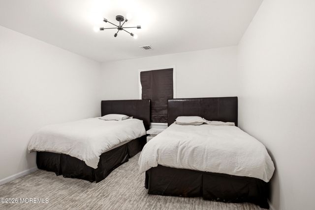 14 Majestic Way, Lakewood, NJ 08701