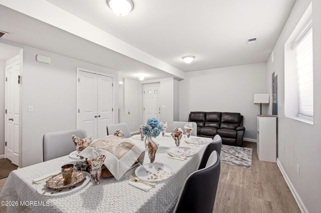 14 Majestic Way, Lakewood, NJ 08701