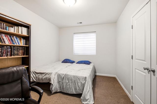 14 Majestic Way, Lakewood, NJ 08701