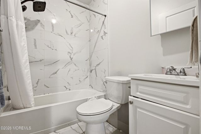 14 Majestic Way, Lakewood, NJ 08701
