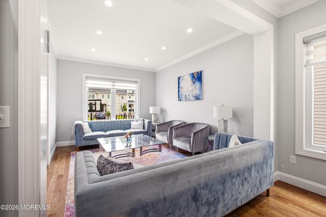 14 Majestic Way, Lakewood, NJ 08701