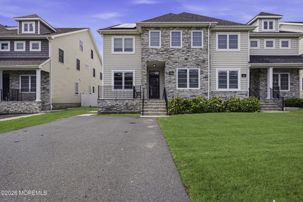 14 Majestic Way, Lakewood, NJ 08701