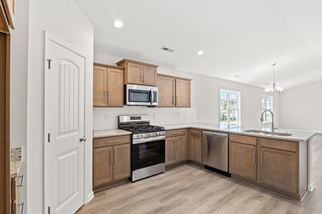 1050 Dogwood St., Aynor, SC 29511