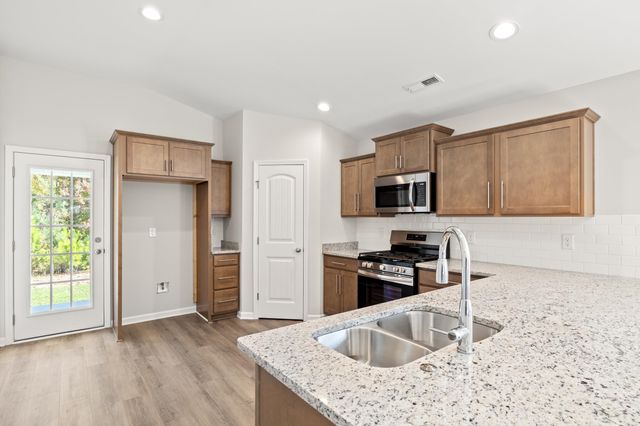 1050 Dogwood St., Aynor, SC 29511