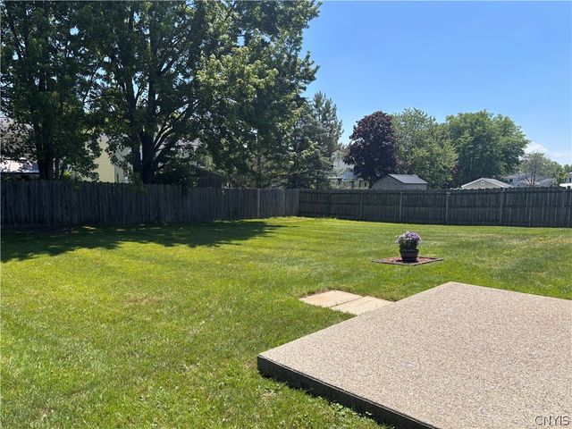 8190 Mantova Drive, Clay, NY 13041