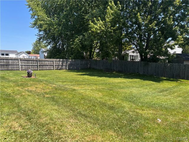 8190 Mantova Drive, Clay, NY 13041