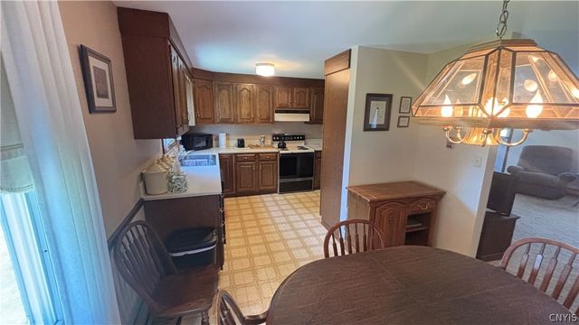 8190 Mantova Drive, Clay, NY 13041