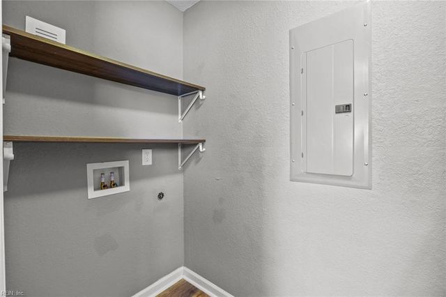 181 Paladin DR, Virginia Beach, VA 23452