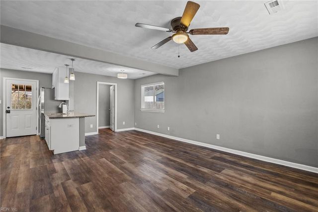 181 Paladin DR, Virginia Beach, VA 23452