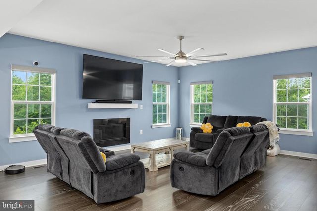 5018 BIRCH LEAF CIR, Fredericksburg, VA 22407