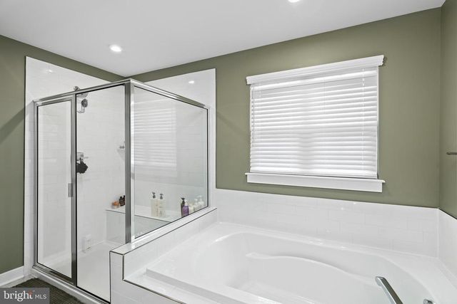 5018 BIRCH LEAF CIR, Fredericksburg, VA 22407