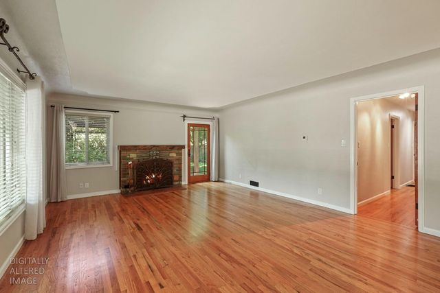 1101 W Oak St, Lodi, CA 95240