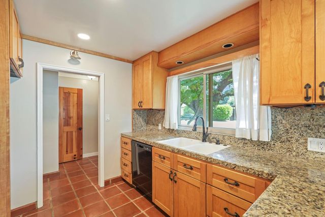 1101 W Oak St, Lodi, CA 95240