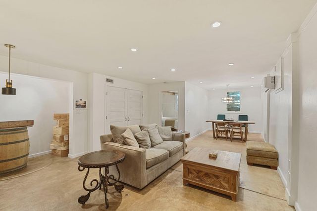 1101 W Oak St, Lodi, CA 95240