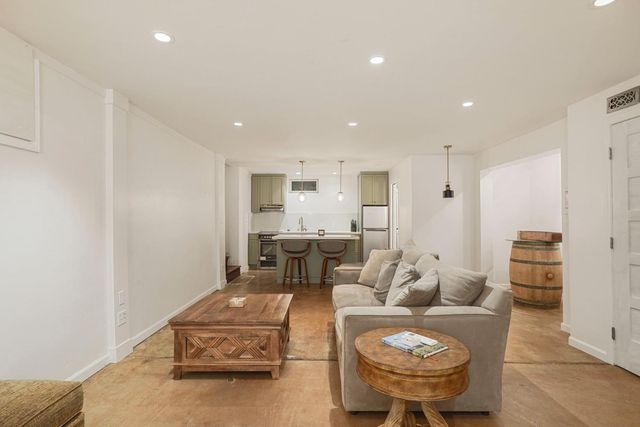 1101 W Oak St, Lodi, CA 95240
