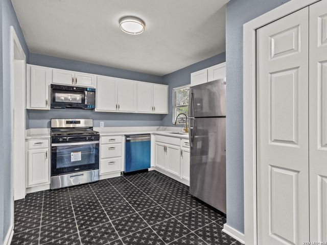 710 BYRNES DR, San Antonio, TX 78209