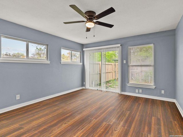 710 BYRNES DR, San Antonio, TX 78209