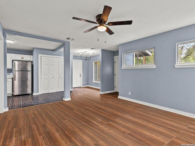 710 BYRNES DR, San Antonio, TX 78209
