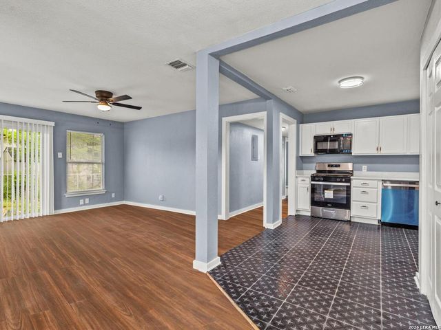 710 BYRNES DR, San Antonio, TX 78209