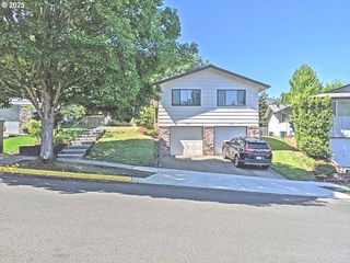 1367 Nw RIVERVIEW Ave, Gresham, OR 97030