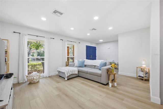 512 GARDEN HEIGHTS DRIVE, Winter Garden, FL 34787