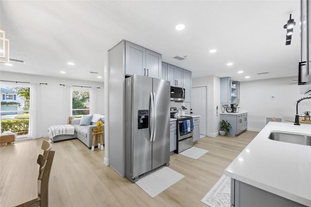 512 GARDEN HEIGHTS DRIVE, Winter Garden, FL 34787