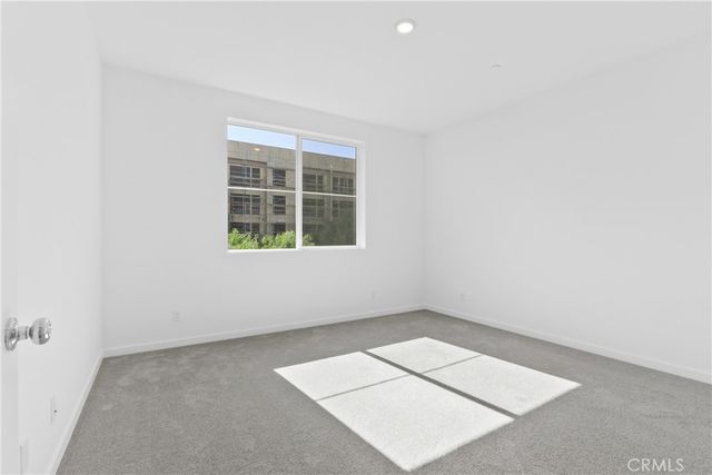 960 N Tangent Privado 305, Ontario, CA 91764